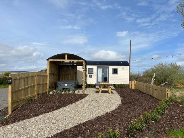 Redfox Shepherds hut and private hot tub