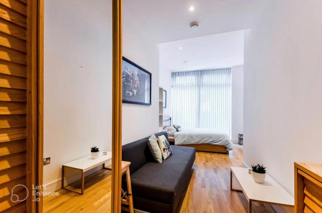 Fully Equipped Studio in Greenwich - 1 min to Station