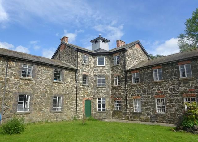 Llanfyllin Workhouse - Y Dolydd