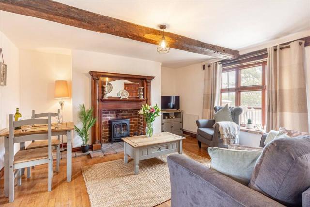 Woodrow End Cottage - 2-Bed Retreat in Norfolk