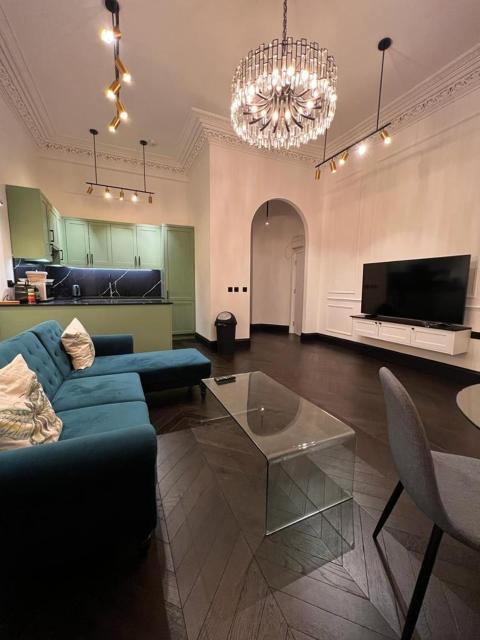 Earl's Court Luxe Apartment