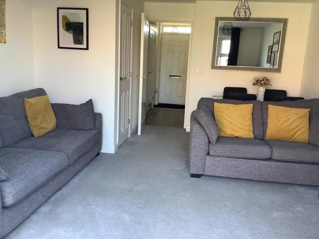 Entire 2 bedroom house in Tamworth