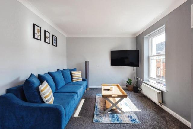 Stunning Refurbished Apartment in Central Cheltenham inc. Parking