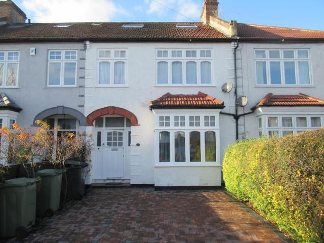 Cheerful well presented 3 Bedroom period house