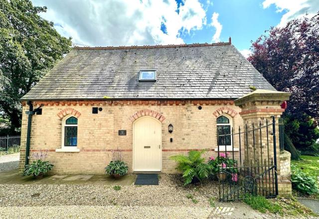 Luxurious and cosy three bedroom seaside cottage