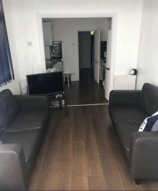 HOMERTON ONE BEDROOM FOR RENT IN HOUSESHARE