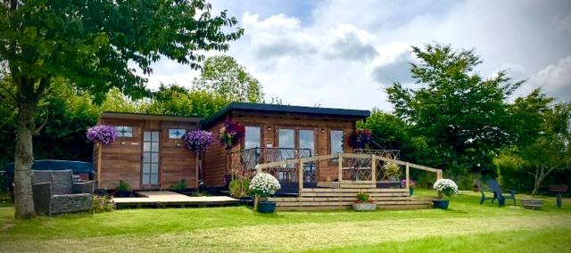 Cherry Tree Glamping Lodge