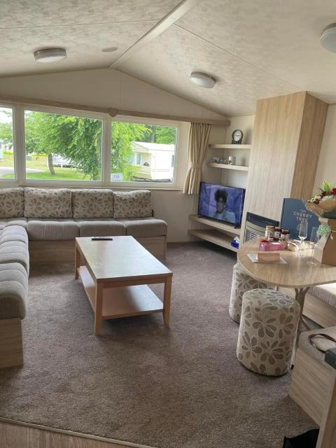 6 berth caravan Cherry tree holiday park Great yarmouth