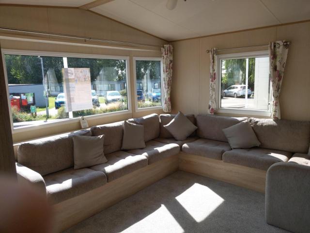 Lovely 8 Berth Caravan At Manor Park, Near Hunstanton Beach Ref 23039S