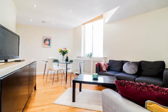 Spacious 4-Bed in St.John's Wood