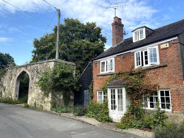 Charming artist’s cottage