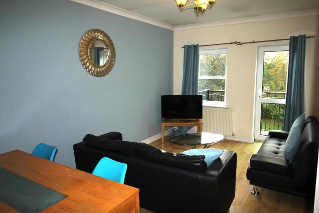 Doncaster - Town Centre - 2 Bedrooms & Sofa Bed - Balcony - Lift Access - Very Quiet Location