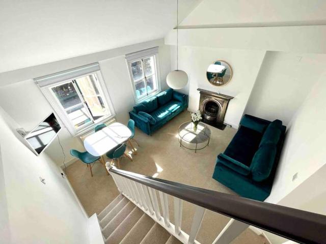 Fab split level Kensington Apartment