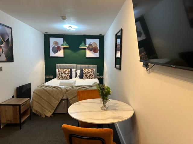 Newark House Premium Apartments with Sofa Beds - WIFI - FREE Parking - Perfect for contractors!