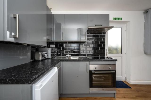 Neath Road - Flat 1