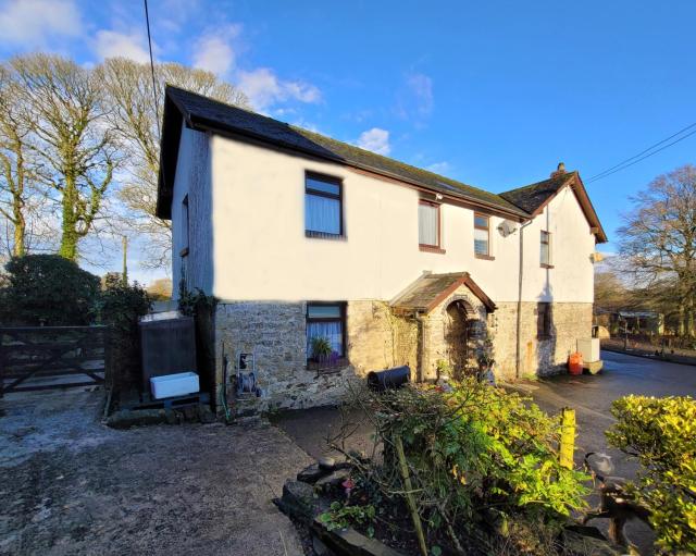 Charming pet friendly 2 bedroom cottage, close to Narberth & local beaches, friendly animals on our smallholding