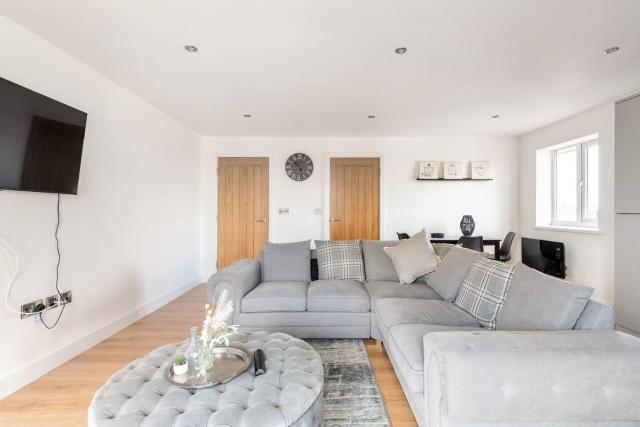 Luxurious 3-Bed Penthouse in Sheffield