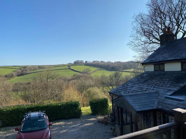 Lower Penrose Old Farmhouse Cottage