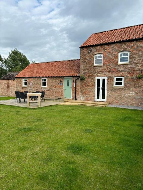 The Dairy, Field House Farm, countryside cottage near York