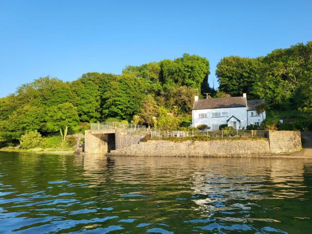 Beach Cottage, with stunning views