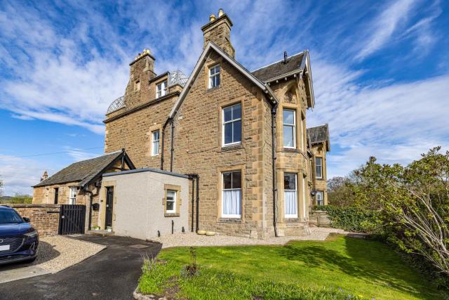 Lower Tweedknowe - ground floor villa Melrose