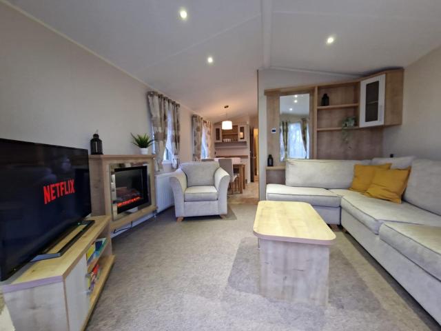 Beautiful Caravan near Edinburgh nr 9