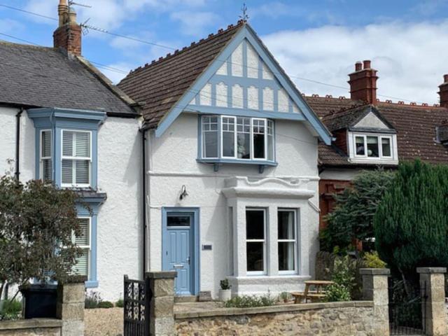 The Blue Cottage with luxurious Super King bed