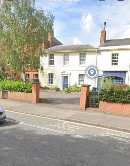 Bright Regency apartment in city centre.