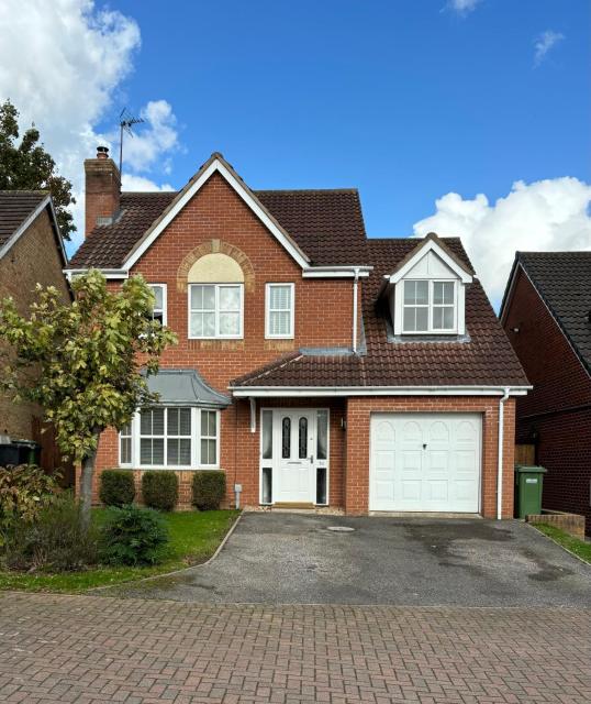 Spacious four bed detached home in Nottingham