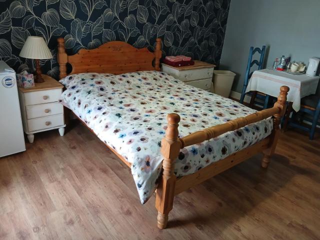 Cottage Style in Ystrad, Double room