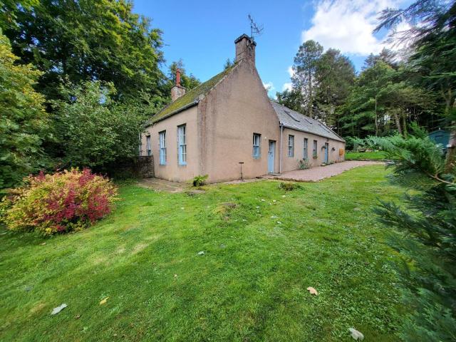 Cosy Cottage in the Grounds of a Scottish Castle