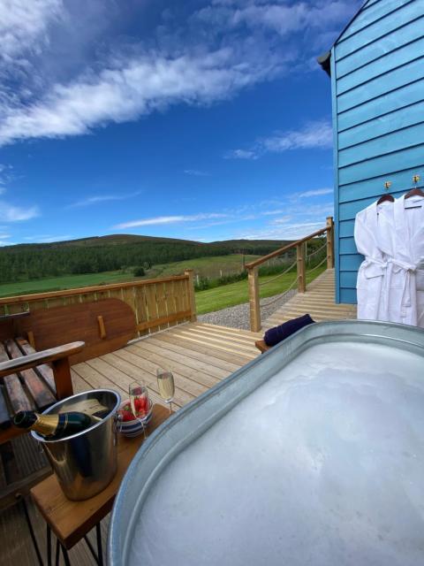 Ledmacoy Shepherds Huts