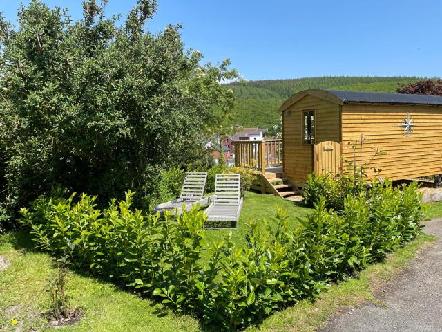 Stylish Shepherds Hut with Amazing Views