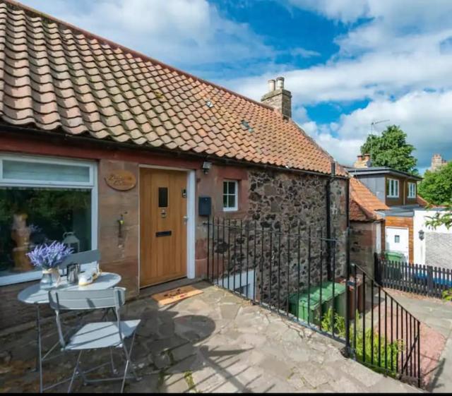 Delightful Garden Upper Cottage in Oldhamstocks East Lothian