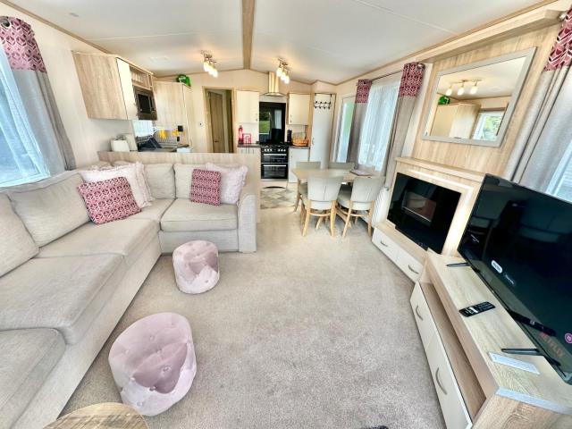 252 Wilksworth Caravan Park - Two Bedroom - Pool Access