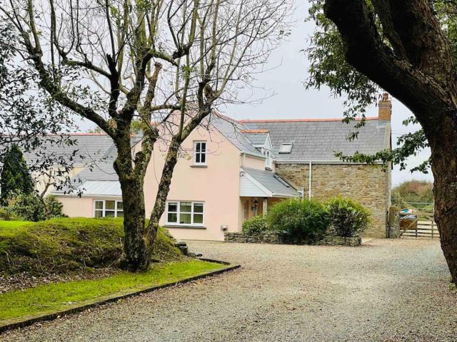 Lower South Hill A Special Country House Near The Sea