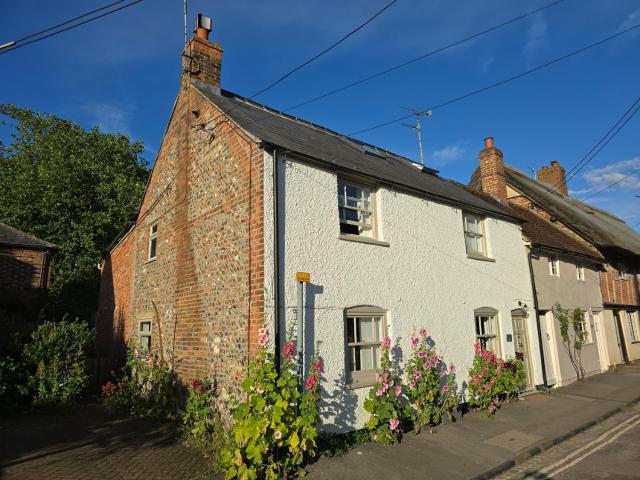 Period Cottage in Charming Market Town