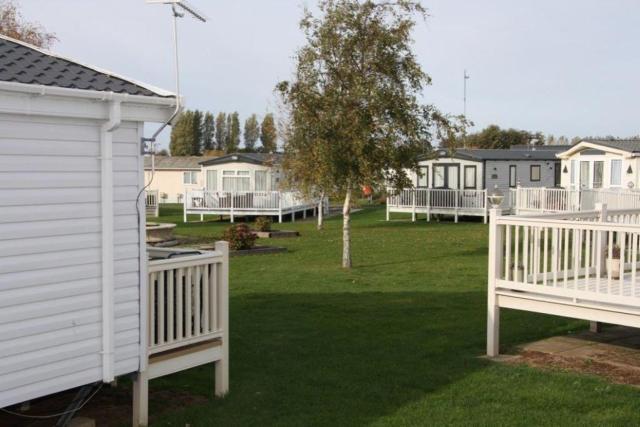 Place2bee , Caravan , Manor park , Free Wifi ,6 Berth