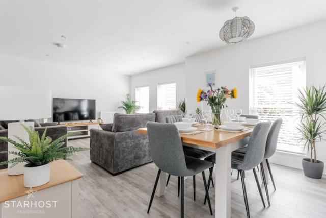 StarHost Residences - Brand New 2 Bed Apartment in Newbury Town Centre