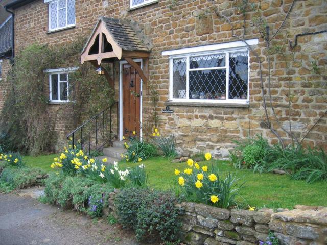 18th century cottage in Hook Norton