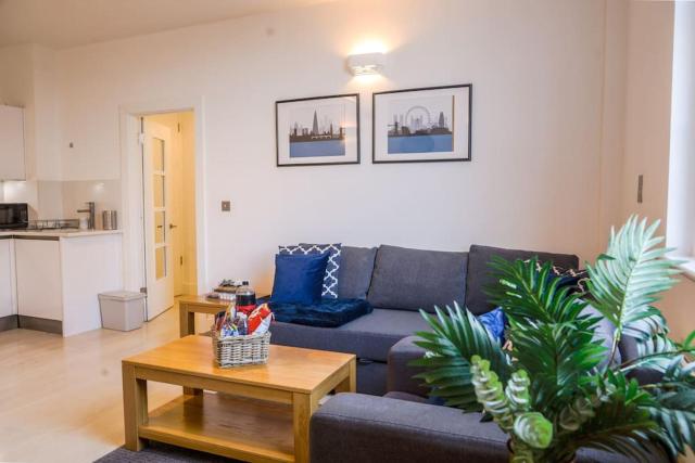 Central Flat, Free Parking, Ideal for Contractors