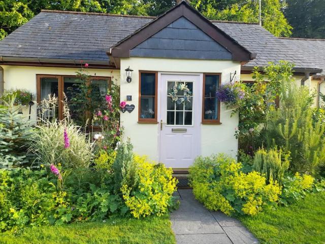 Chocolate Box Cottage