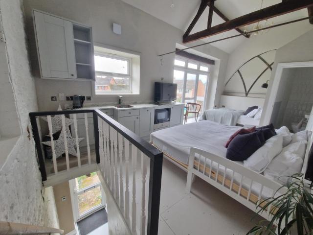 Spacious apartments, sleeps 6, 15min to Milton Keynes