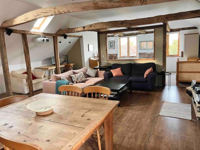 The Cart Loft - Private Apartment on farm in Rye