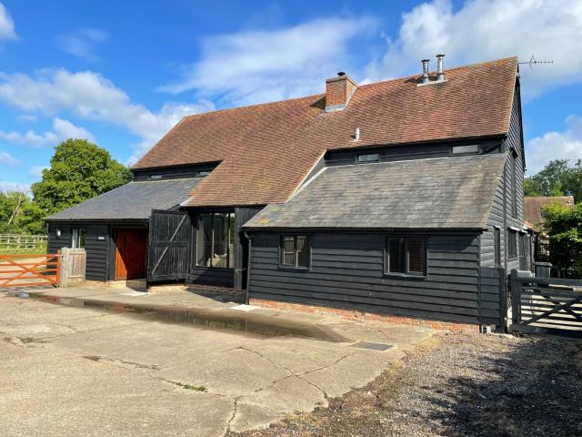 Kings Barn - English Countryside Retreat