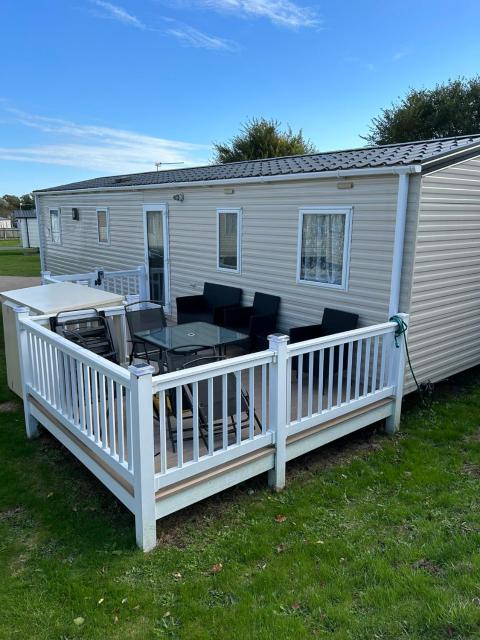 Holiday home cherry tree Burgh castle Great Yarmouth