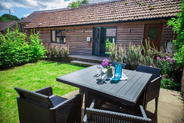 cosy cottage on banks of River Wye