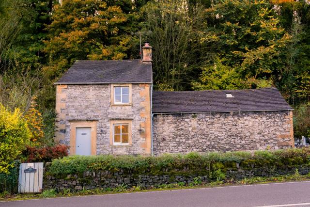 Grade II listed Cottage with Sauna in Bakewell