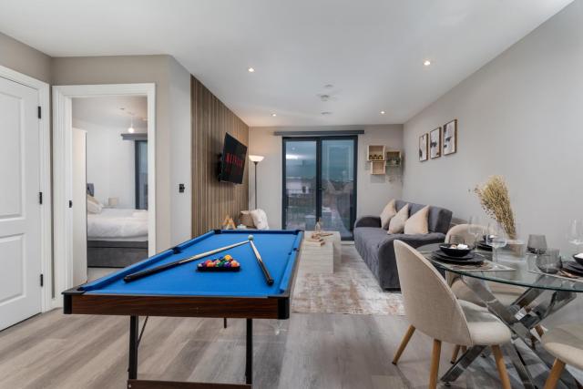 CityCentre LUXURY with NETFLIX, FREE WIFI and POOL-TABLE !!