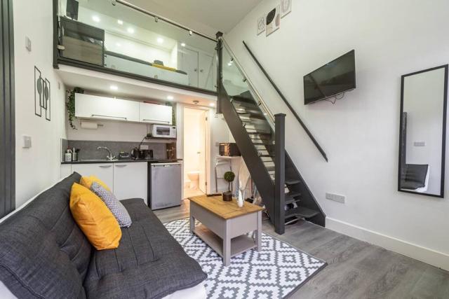 Studio in Central Reading- Next to Town Centre